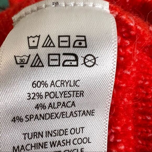 Wearing  Your Heart on Your Sleeve Red Alpaca Blend Bobble Sweater Size Medium - Picture 10 of 10